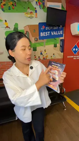 🔥 KERJA KERAS, MAKAN LEBIH PUAS! 🔥 Laper setelah aktivitas padat? Saatnya nikmatin Domino’s Pizza dengan topping melimpah dan rasa juara! 🍕 Pakai promo TikTok biar dapet DISKON hingga 60%, bikin nongkrong atau traktiran jadi makin hemat. Traktir temen-temenmu sekarang, karena pizza hangat ini paling cocok dinikmati rame-rame! ✨ Cara order Domino’s Pizza untuk pemula: 1️⃣ Klik tag lokasi di video ini 2️⃣ Pilih promonya 3️⃣ Lakukan pembayaran 4️⃣ Tukarkan di outlet Domino’s Pizza Buruan cobain sekarang, karena pizza seenak ini nggak boleh kamu lewatkan! #goacademydiningsep #promoseruweekend #promomakangajian 