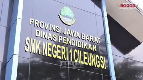 Pemerintah Kecamatan Cileungsi mendampingi Bupati Bogor dan Wakil Bupati Bogor bersama Forkopimda Kabupaten Bogor melakukan peninjauan lapangan atas ambruknya atap SMKN 1 Cileungsi.  #cileungsiberaksi #kabupatenbogor #bogorkabupatenku #bogoristimewa #bogorgemilang   