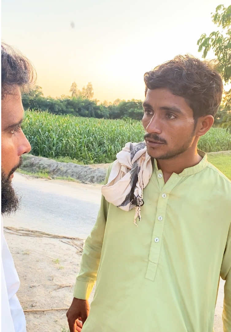 O bhi tere wastay main nokri pabh li hay🤫🤣🤣🤣#amiriqbal #videoviralitiktok #foryou 