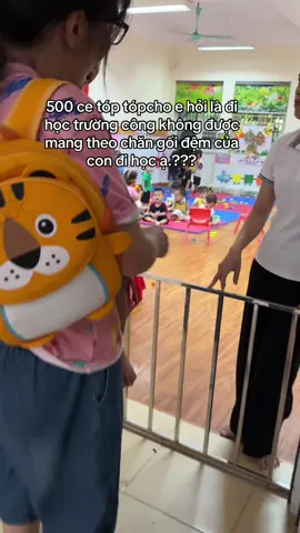 E cứ ngỡ là được mang chăn gối và trải thảm đi học như trường cũ cơ. Đi học mang theo cô trả về bảo trường có , e hỏi lại con thì con kêu nằm đất🥲. #xh #trending #viral #fyb #embedangyeu 
