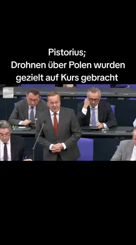 Verteidigungsminister Boris Pistorius äußert sich nach einer Regierungsbefragung im Bühnen zu den russischen Drohnen über Polen. #pistorius #fyp #NACHRICHTEN #polen #fyp 