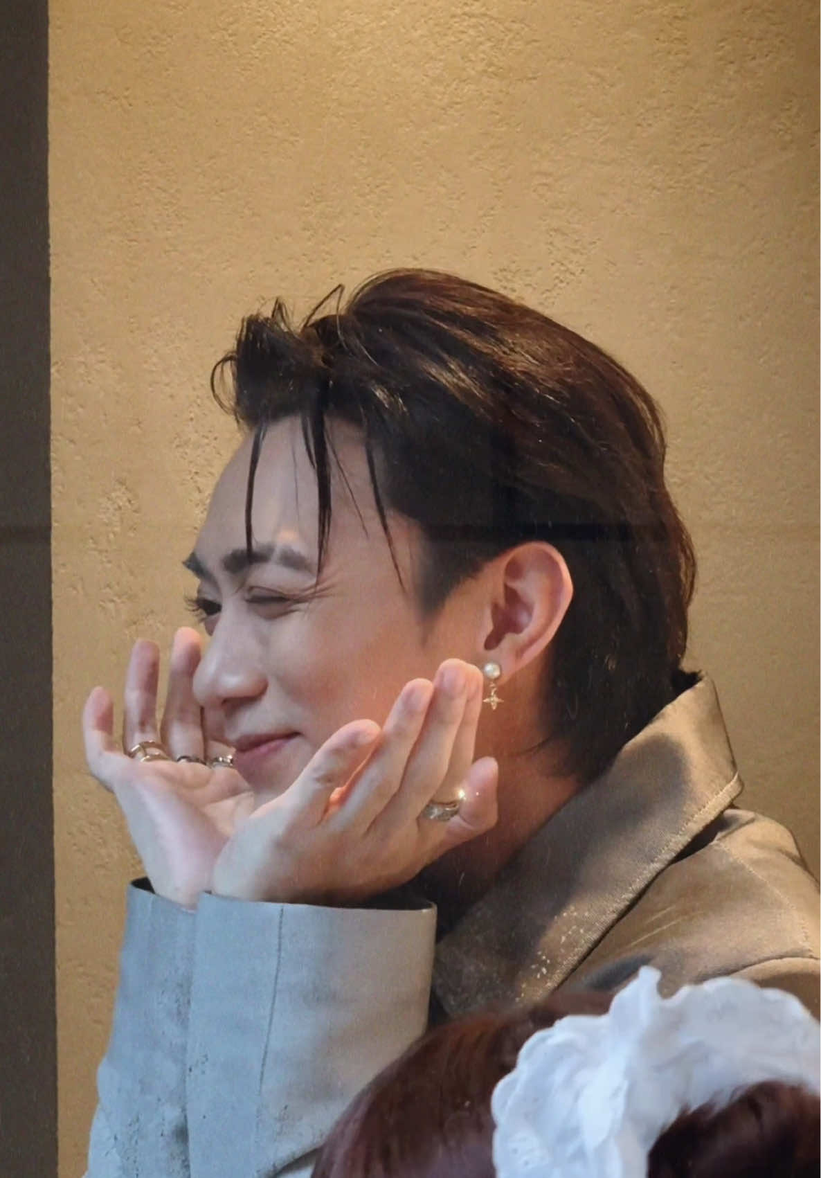 It’s my ông xã dayyyy. Chúc ông xã mãi lun năm bờ quăn. Luôn xinh zaii, luôn nhiều niềm vui, luôn hạnh phúc và mọi sự anh làm đều sẽ luôn luôn suôn sẻ như ý nguyện. 💛  Mãi bên Sơn đến suốt đời nàyyy 🫶🏻 #SOOBIN #kingdom #xuhuongtiktok 