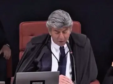 Depois de julgar DIVERSOS participantes do 8 de Janeiro, o ministro FUX quer dizer que o tribunal é incompetente… #bolsonaro #lula #politica #stf #alexandredemoraes 