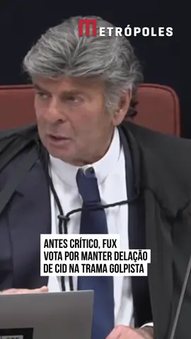 Após acolher duas preliminares das defesas dos réus na ação penal da suposta trama golpista, o ministro #LuizFux, do Supremo Tribunal Federal (#STF), acolheu o parecer da Procuradoria-Geral da República (#PGR) no sentido de atender os benefícios do acordo da delação premiada para o tenente-coronel #MauroCid. A Primeira Turma do STF retomou, nesta terça (9) o julgamento de Bolsonaro e outros sete réus com o voto do ministro Luiz Fux. “Esse colaborador acaba se autoincriminando. Ele confessa. Nesse sentido, me parece desproporcional a anulação e a rescindibilidade dessa delação”, disse Fux. O ministro Luiz Fux acatou as preliminares que pedem a incompetência da Corte e da Primeira Turma de julgar a ação penal que atrela ao ex-presidente Jair Bolsonaro (PL) e outros sete réus por suposta trama golpista. O magistrado é o terceiro a votar no julgamento da trama golpista, que tem placar de 2 x 0 pela condenação do ex-presidente Jair Bolsonaro (PL) e mais sete réus, com os votos dos ministros Alexandre de Moraes e Flávio Dino. #TikTokNoticias