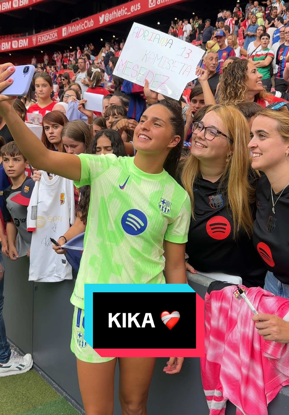 Todo el mundo ama a @kika.nazareth ❤️‍🩹 #LigaFMoeve #ligaf #futfem #WomensFootball #tiktokfootball #deportes #fcbarcelona @fcbfemeni 