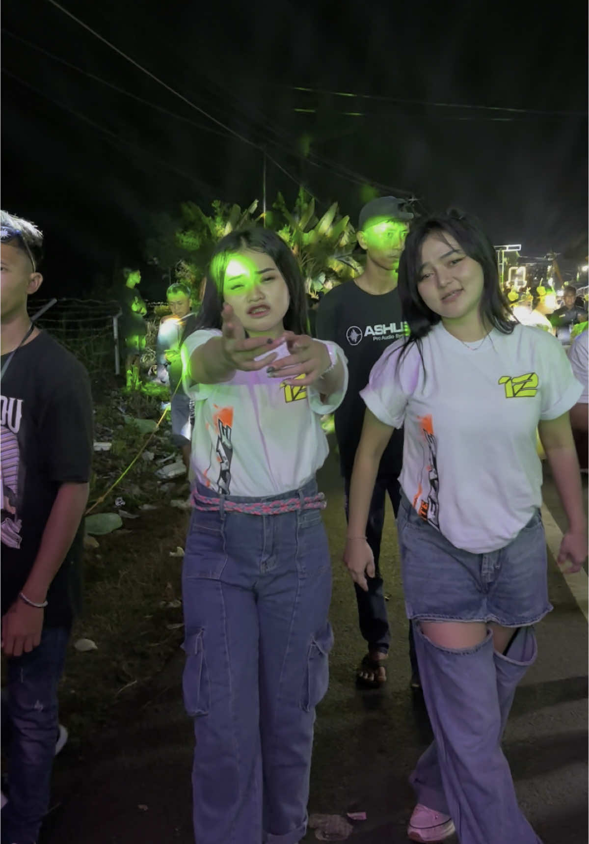 Dj panda dulu bentaran @DJ Panda bareng team krajan 12 gank ft @RISWANDA PRO Audio Malang @yt:MahardikaJR🩴  #djmaretth #ladypandalungan #djmaretabuaya 
