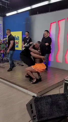 PEGA ESSA SEQUENCIAAA  VEJA ATÉ O FINAL 😍 #lambadao #tv #batuque #viral #fy @bandarealsomoficialdeMT 