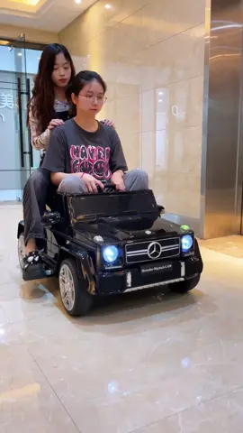 xe hơi điện trẻ em Mercedes sang trọng