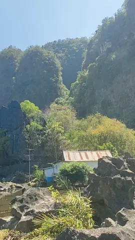 Wisata Istana Karts Ujung Bulu yang Mempesona di Maros Sulawesi Selatan.#travelbook #traveltiktok #lajeka #sulawesi #yourtripmytrip 