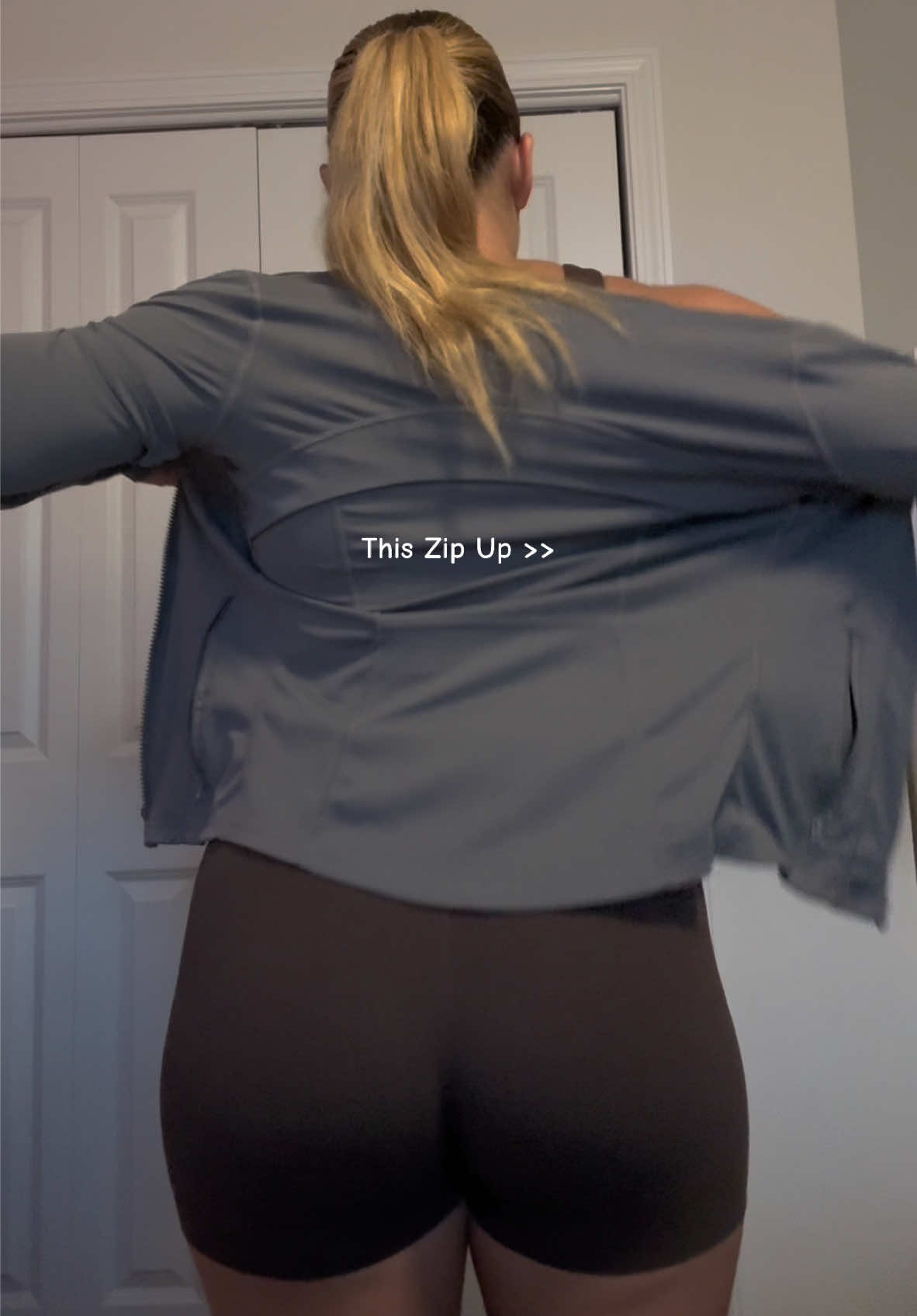 This zip up >> #zipup #gymwear #jackets #clothing #workoutwear #trending 