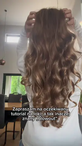 Wreszcie zmontowałam..💋     Mój wałek: @ETERNAL MUSE  #blowout #blowoututorial #curlscheck #curlstutorial #tut 