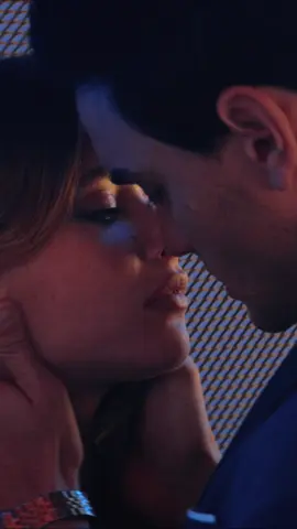 Tu historia favorita continúa... El tráiler oficial de #CulpaNuestra está aquí. #miércolesculpable