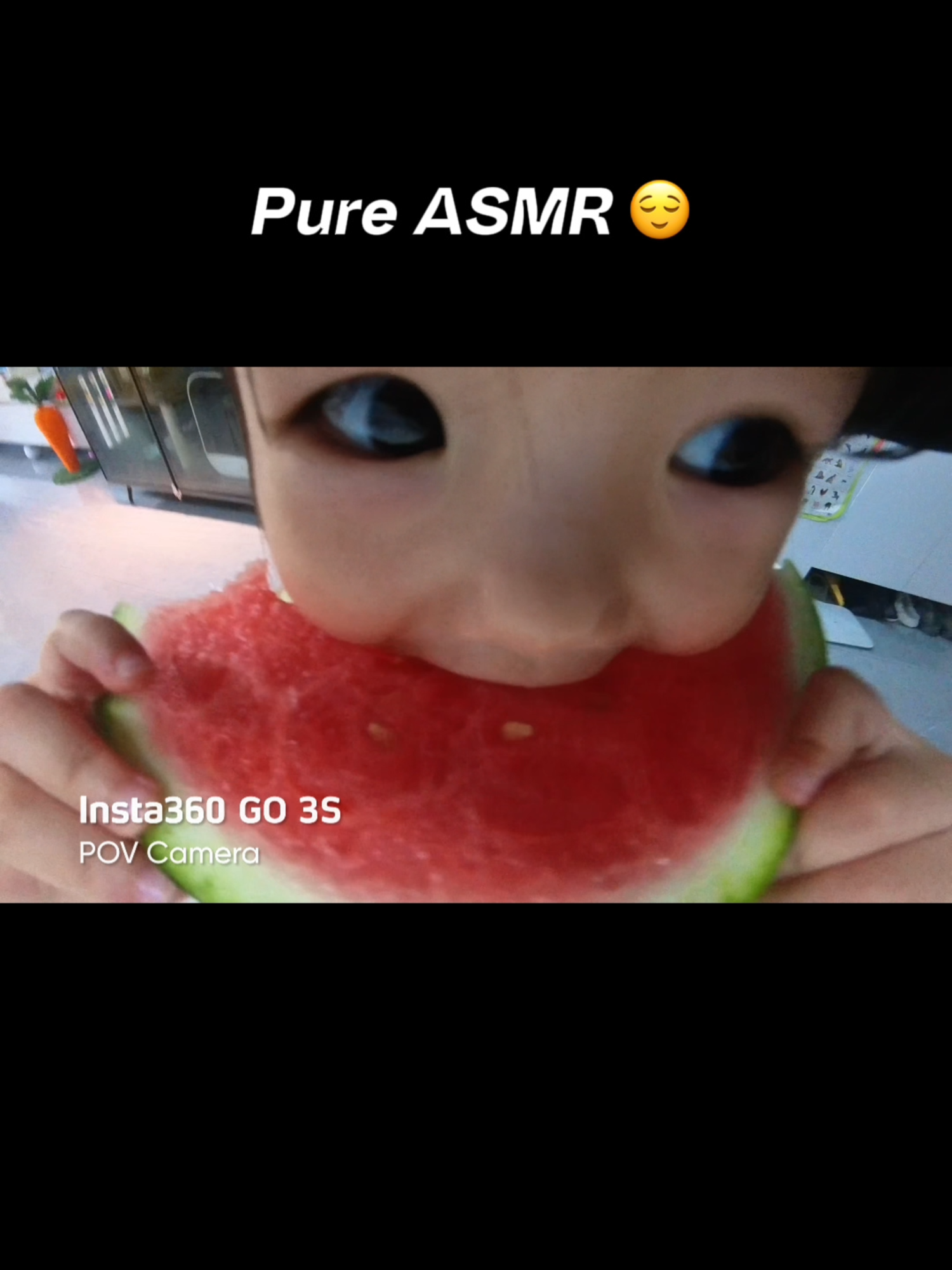 Serious snack evaluations only 👶 📷 xiaoxiaoshiyue with Insta360 GO 3S #Insta360 #Insta360go3s #toddler #pov #asmr #food #fyp