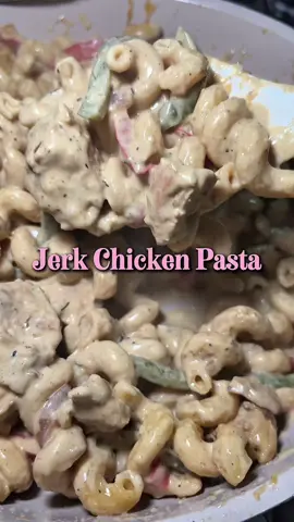 Best jerk chicken pasta recipe you’ll need 🤭 #jerkchicken #rastapasta #pastarecipe #jerkchickenpasta #pasta 