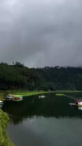 telaga menjer demgan kabutnya#fyp #foryoupage #telagamenjer #wonosobo #kawasandiengplateau 