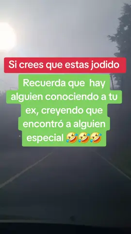 si crees que estas jodido recuerda que hay alguien conociendo a tu ex, creyendo que encontró a alguien especial #mujer 