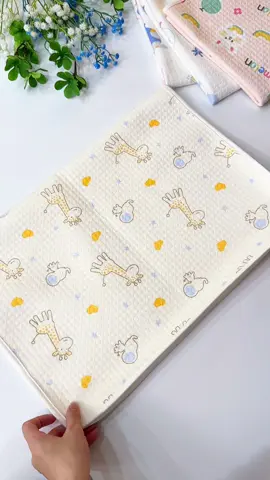 Nếu mà ko có miếng lót chống thấm này thì ko biết một ngày phải thay bao nhiêu cái ga giường #tamlotchongthambona #mevabe #xuhuong 