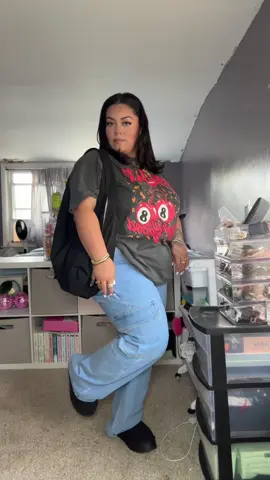 Outfit of the Day 🍒🐆  | Outfitoftheday Outfit Ideas Comfort Color Tee Slouch Shoulder Bag Casual Outfit Casual Outfit Ideas #OOTD #dopaminedressing #outfit #outfitinspo #outfitoftheday 