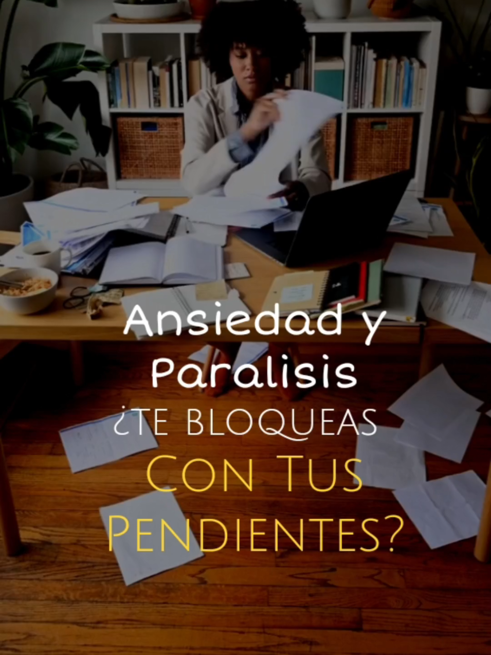 La ansiedad activa el miedo a equivocarte, y eso bloquea la acción. Lo que empieza con un pendiente pequeño termina en parálisis y culpa. Comenta me pasa si te identificas con esto. Más sobre ansiedad en mi perfil  #ansiedad #estres #procrastinacion #saludmental #pazinterior