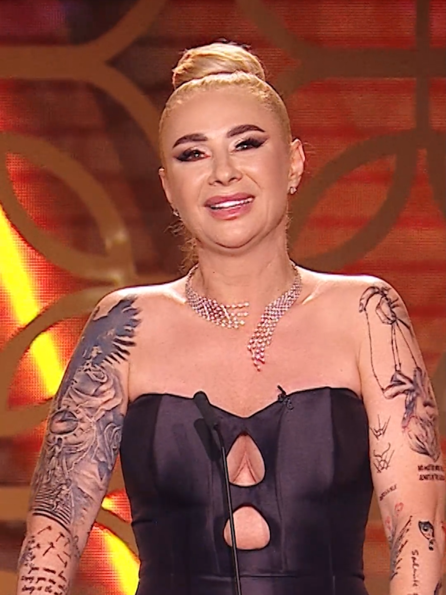 E rândul Anamariei Prodan la replică. 🔥 #LaBineSiLaRoast #PROTV #VOYO #Showbiz