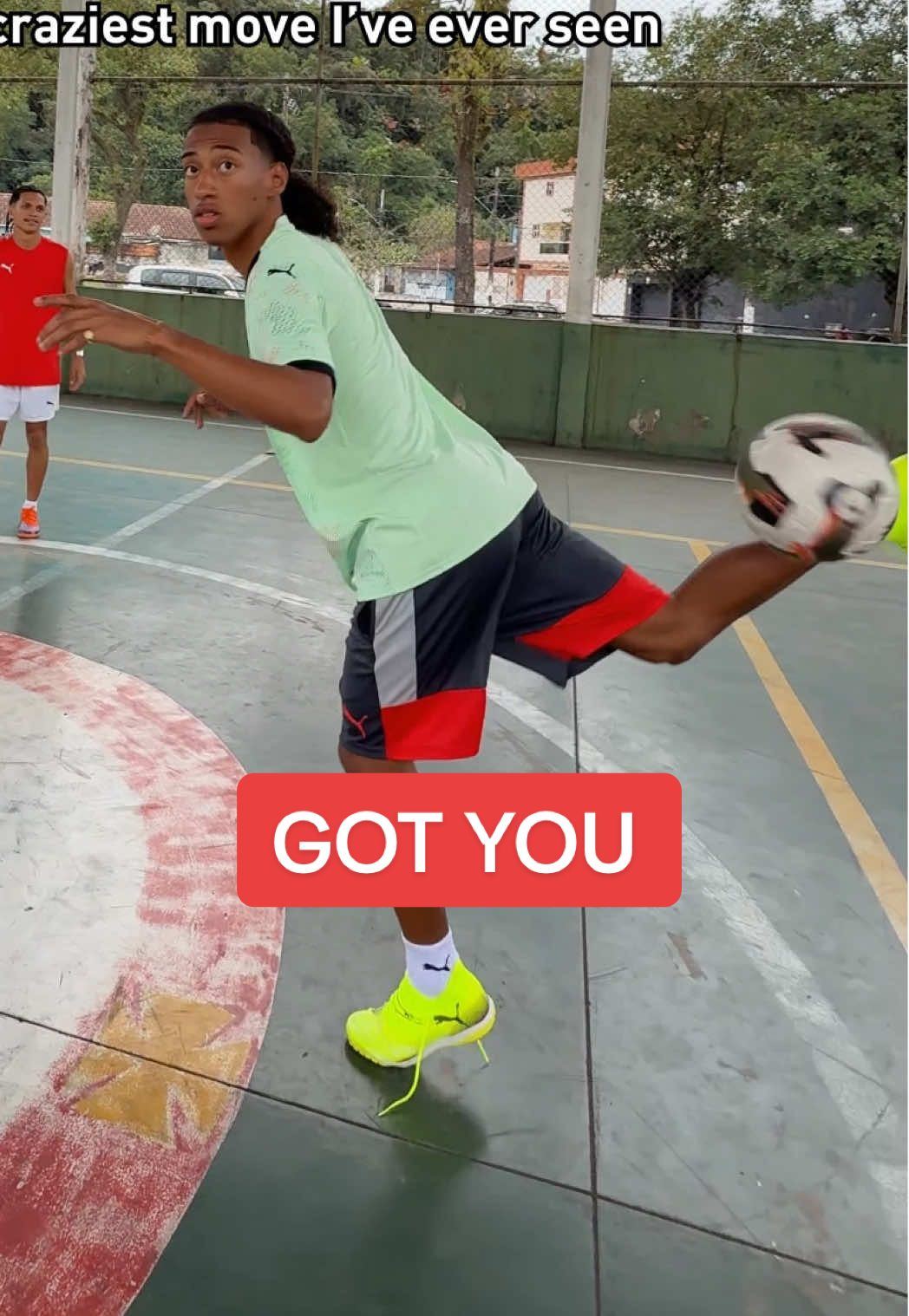 Craziest move I’ve ever seen 😭 @arthurzinnv #PUMA #Football #Brazil 