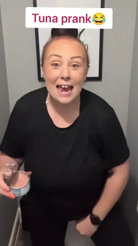 Tuna prank 😂😂😂 #funnyvideos #funny #scarecam #funnyprank #funnytiktok  