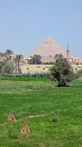 وَآتَاكُم مِّن كُلِّ مَا سَأَلْتُمُوهُ وَإِن تَعُدُّوا نِعْمَت اللَّهِ لَا تُحْصُوهَا إِنَّ الْإِنسَانَ لَظَلُومٌ كَفَّارٌ الشيخ محمد صديق المنشاوي  #اذاعة_القرآن_الكريم  #قرآن_کریم  #الاهرامات المتحف المصري الكبير