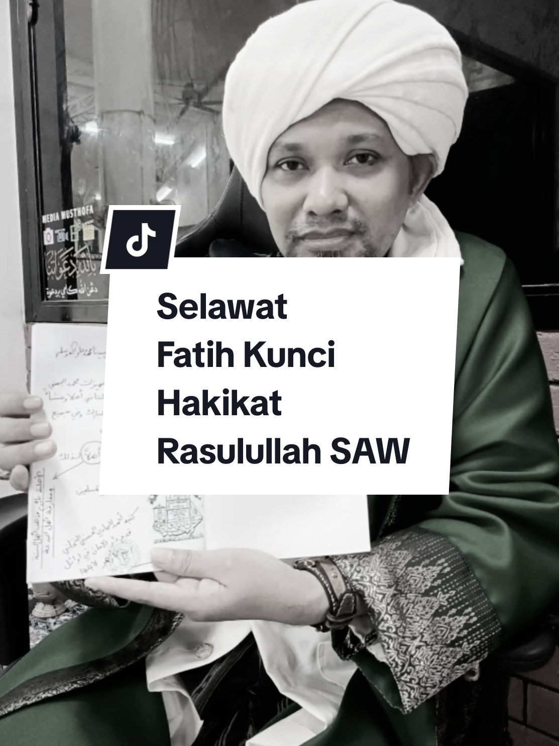 SELAWAT FATIH PEMBUKA HAKIKAT DIRI RASULULLAH SAW ۞﷽۞ 📿اَللَّهُمَّ صَلِّ عَلَى سَيِّدِنَا مُحَمَّدٍ ۞ الفَاتِحِ لِمَا أُغْلِقَ ۞ وَالخَاتِمِ لِمَا سَبَقَ ۞ نَاصِرِ الحَقِّ بِالحَقِّ ۞ وَالهَادِي إِلَى صِرَاطِكَ المُسْتَقِيمِ ۞ وَعَلَى آلِهِ حَقَّ قَدْرِهِ وَمِقْدَارِهِ العَظِيمِ ۩📿 #selawat #fatih #kunci #hakikat #rasulullah 