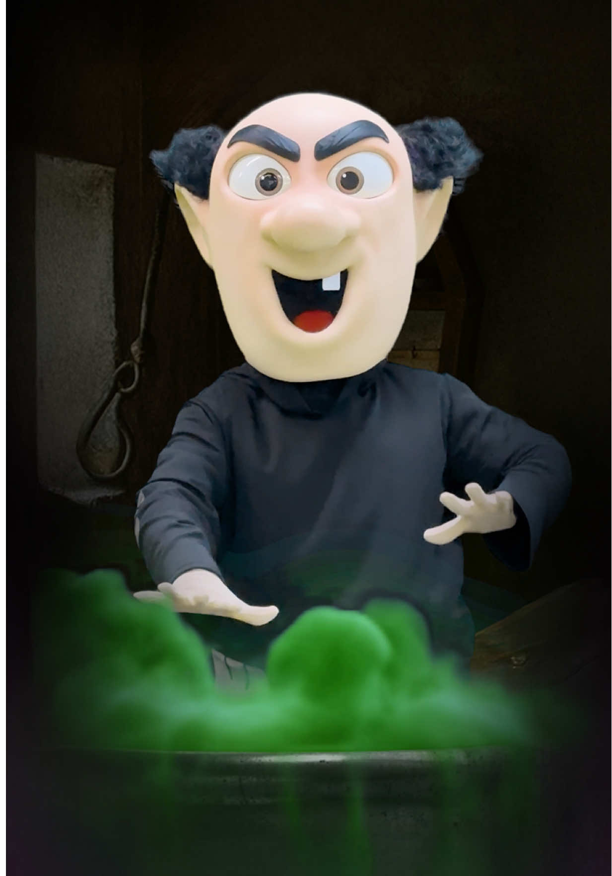 🚨 GARGAMEL EM AÇÃO! Ele descobriu o galpão secreto da Vila dos Smurfs Park em São Paulo e criou uma poção que bagunçou todos os planos dos Smurfs! 😱✨ Mas calma, Smurfamigos! O Papai Smurf já entrou em cena e confirmou: nossa inauguração acontece no dia 14 de novembro de 2025, com ainda mais magia, aventura e diversão para todos! 💙 Estamos em contato com todos os visitantes que adquiriram ingressos entre 04/09 e 13/11. Mesmo com a alta demanda de mensagens e e-mails, podem ficar tranquilos: todo mundo será respondido! ✅ #VilaDosSmurfsPark #Smurfs #Gargamel #inauguração #fyp 