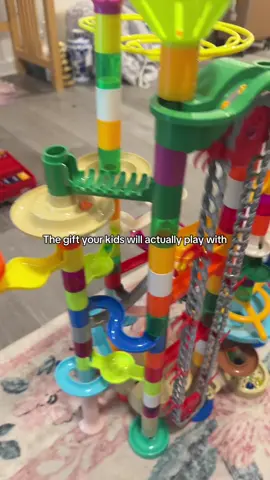 My kids can’t get enough of this marble run toy! Great gift for kids! #giftsforkids #kidsgifts 