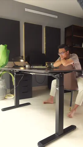 Bàn nâng hạ giá tốt êm mềm