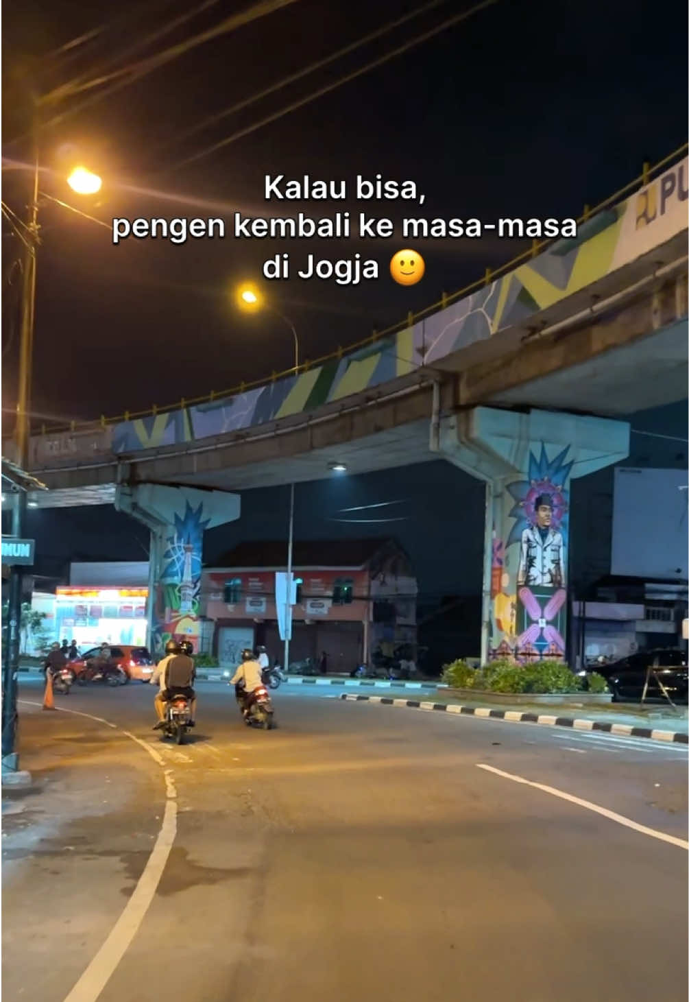 Rindu masa muda di Jogja dan tawa teman lama 🙂 Waktu ternyata begitu cepat berlalu.. #rindujogja #kenangandijogja #temanlama #jogjaexplore #fyp    