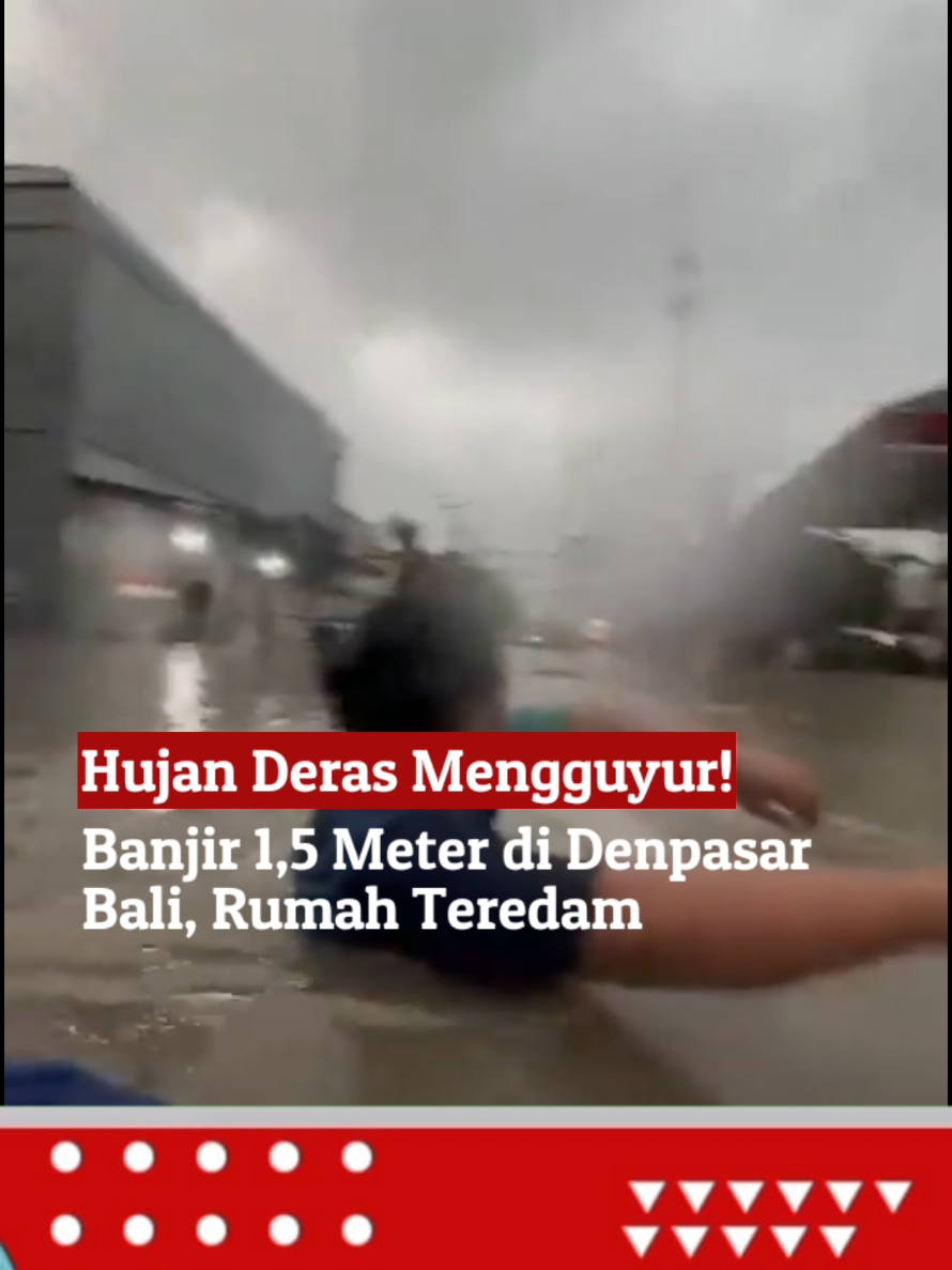 Hujan deras yang mengguyur Bali sejak Selasa hingga Rabu (10/9/2025) memicu banjir besar di sejumlah titik.  #Bali #Denpasar #BanjirBali #RukoAmbruk #Banjir 