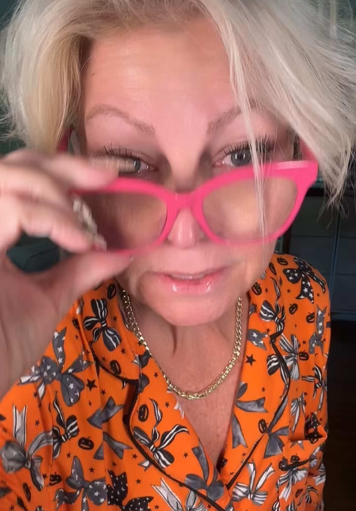 I interrupt your morning scroll to tell you my FAVORITE pink readers are BACK IN STOCK!! 🤓 #readingglasses #readers #tiktokshopcreatorpicks #tiktokshoprestock #eyewear @DIFF Charitable Eyewear 