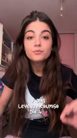 DÍA 4 DE 7 LEYENDO CONMIGO🎀 que poquito queda para que esto termine:(( que pena, me está encantando hacer estos videos, con sus más y sus menos☹️☹️☹️☹️ qué opinamos de esta nueva lectura??? sigo intentando pillarle un poco el tranquillo a esto del dark romance, igual este es justo lo que necesito🫧🫧🫧🫧🫧 mañana maaaas!🫶🏻 #BookTok #libros #readingvlog #libroslibroslibros #loschicosdetommen 