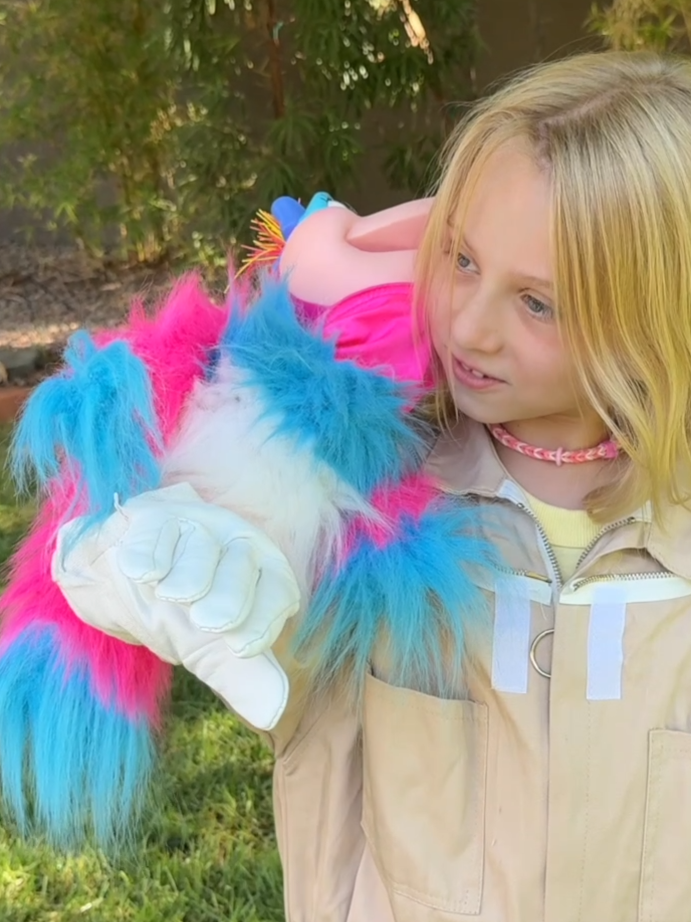 Girl's costume comes alive!