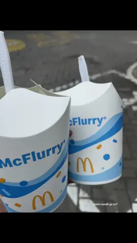 McFlurry oreo kesayangan🫶🏻