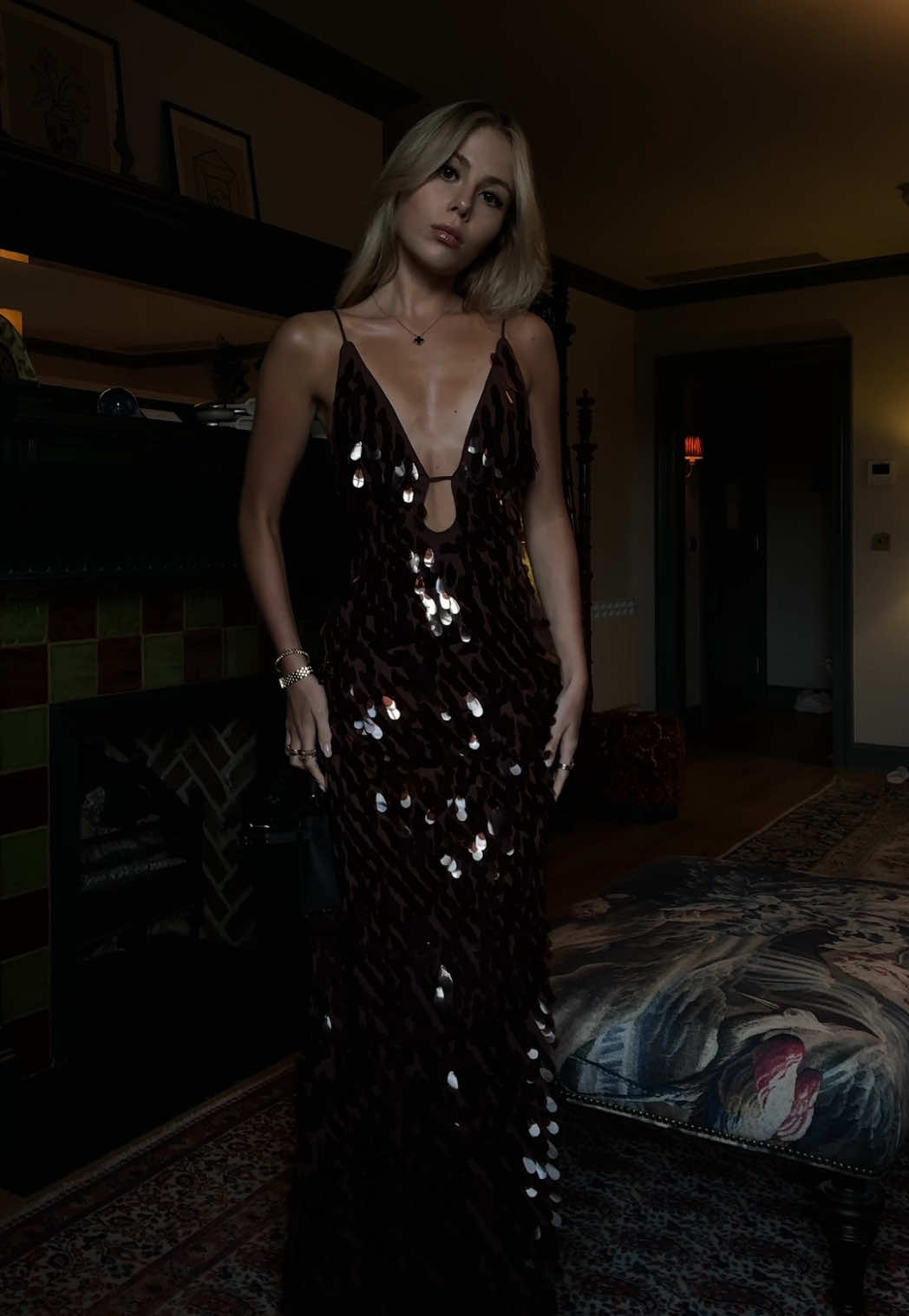 such a stunning dress #mishacollection #eveningdress #luxurylife #estellemanor #londongirl 