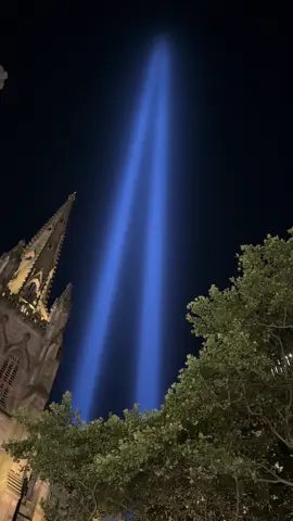 Tribute in Light is a commemorative public art installation first presented six months after 9/11 and then every year thereafter, from dusk to dawn, on the night of September 11. It has become an iconic symbol that both honors those killed and celebrates the unbreakable spirit of New York. #nyc #ny #memorial #911 #fyp 