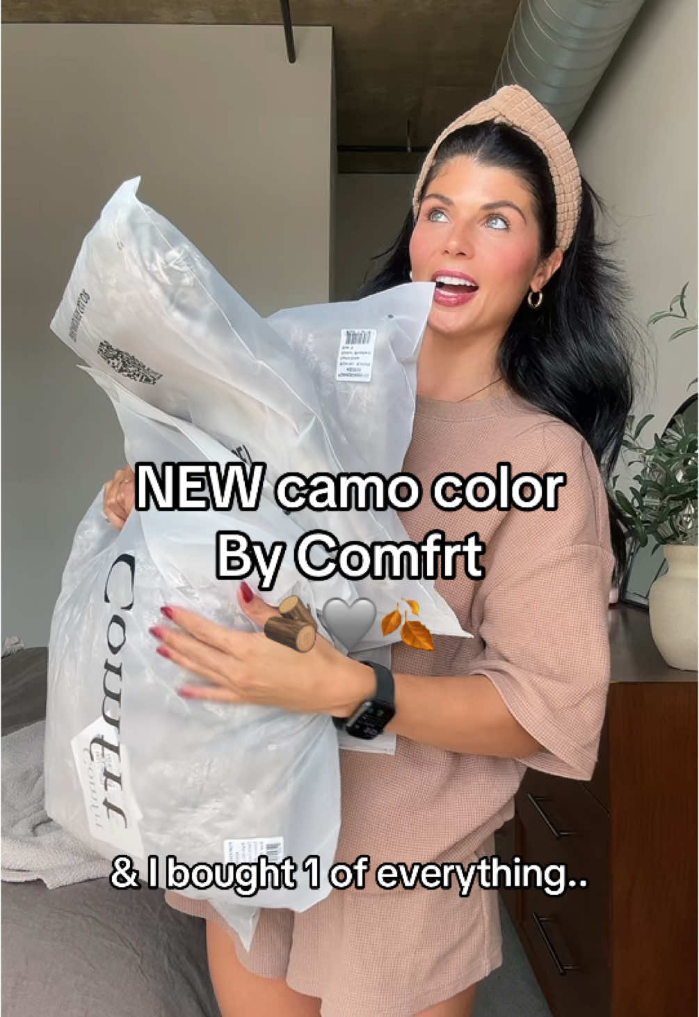 Oops I did it again 🤭🪵🩶 color was too good! @Comfrt 