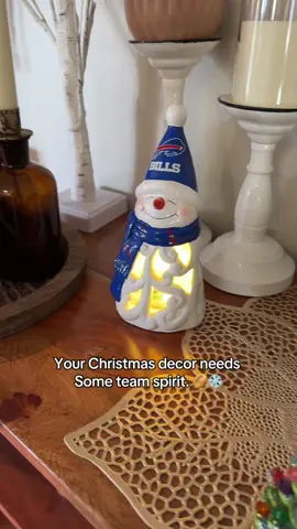 Holiday decor that shows off your team pride! #holidaydecor 