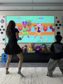 #justdance #switch #dance I haven't danced with my children for a long time.