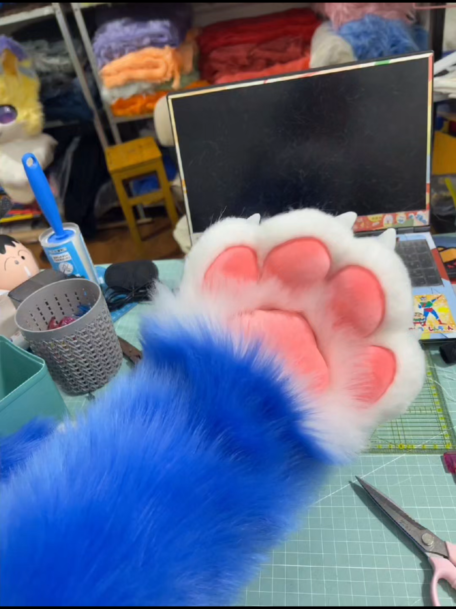 Chubby paws, who wants to take a bite #furry #fursuit #kemono #fursuitmaker  #cute