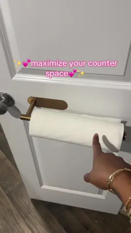 And yes it’s comes in a few different colors too  #papertowel #kitchenfinds #kitchenmusthaves #elevatedhome #tiktokshopcreatorpicks 