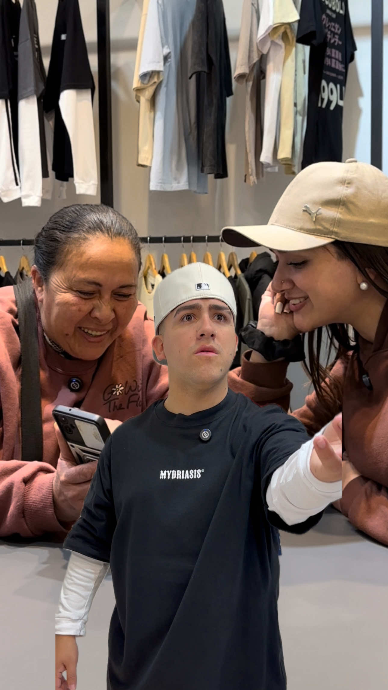 MAMÁ QUERES UN NIETO?😮‍💨🥲 Vení a conocernos y aprovechá tu 10% OFF en tu primera compra🛍️ 📍Av. Manuel Belgrano 1859 -San Miguel de Tucumán @elgarage.storee #humor #tiktok #trending #comedia #comedy 