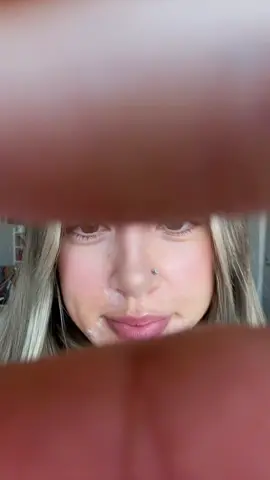 marrón eyes 😎🤙🏽  yo con mi crema para granos 