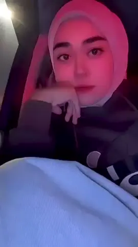 peluang tak selamanya  datang berkali kali , bila hati  dah penat memberi , jangan  salahkan bila akhirnya memilih  untuk berhenti peduli . 