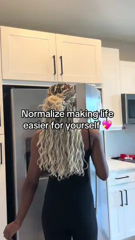 👩🏾‍🍳Having a personal chef sounds boujee… but it’s actually my biggest time + money-saving hack as a new grad nurse ✨ 🍽️My meals are prepped, portioned, and ready — so I don’t have to worry about groceries, cooking, or takeout after 12hr shifts 🙌 👉🏾Save this hack for when you’re tired of meal prepping, and send it to your busy bestie 💕 #nursesoftiktok #yourfyp #busylife #LifeHack #privatechef #newgradnurse #mealprep  