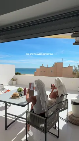 Vacation mode ✨ #portugal #vacation #traveltiktok #beach #besties 
