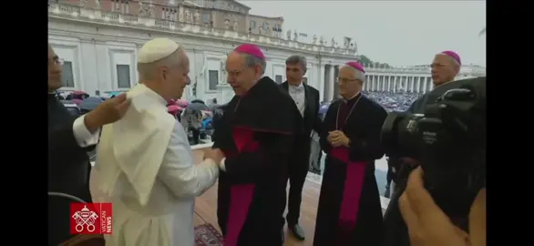 Back to routine Fr Edgard vs the wind  #viralvideos  #catholic  #catholictiktok  #popeleoxiv  #xyzbcafypシ 